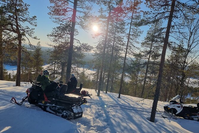 3 Days Raid Snowmobile in Finnish Lapland - Sauna and a bath in the frozen lake
