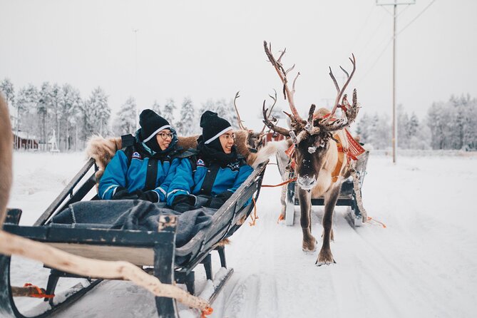 Apukka Reindeer Journey - Keeping warm with clothing, blankets, and berry juice