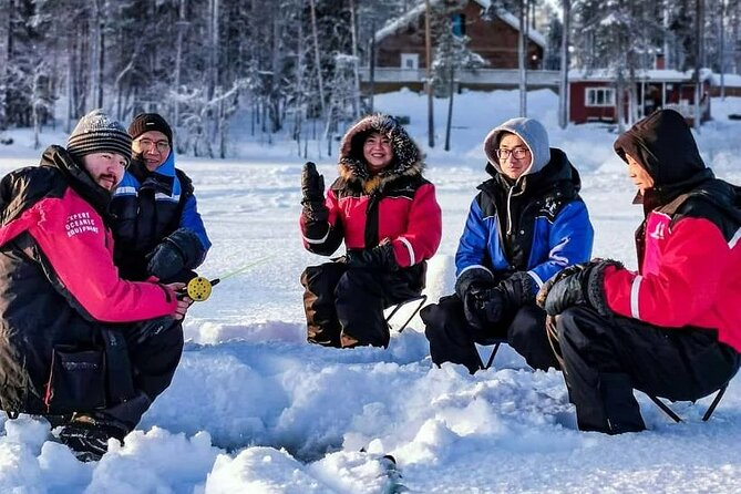 Arctic Circle Family Day - Shared snowmobiles and family rules