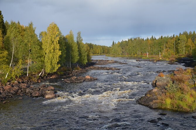 Arctic Wilderness Hike with Fire-making - A gentle hike with a route that changes by season