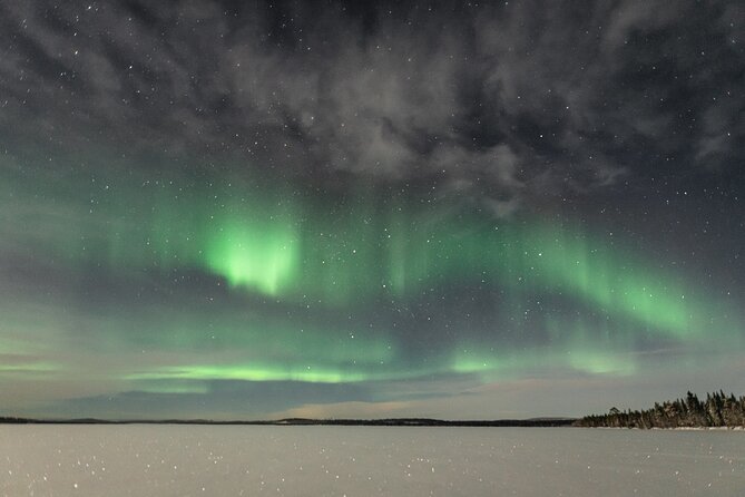 Aurora Hunting Photo Tour from Rovaniemi with Pickup - Staying warm during the wait