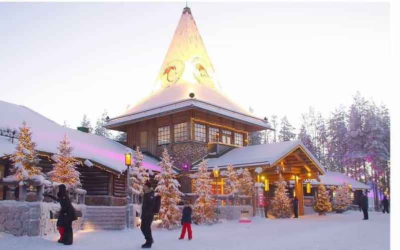 City tour and Santa Claus village visit in Lapland - Crossing the Arctic Circle in Rovaniemi