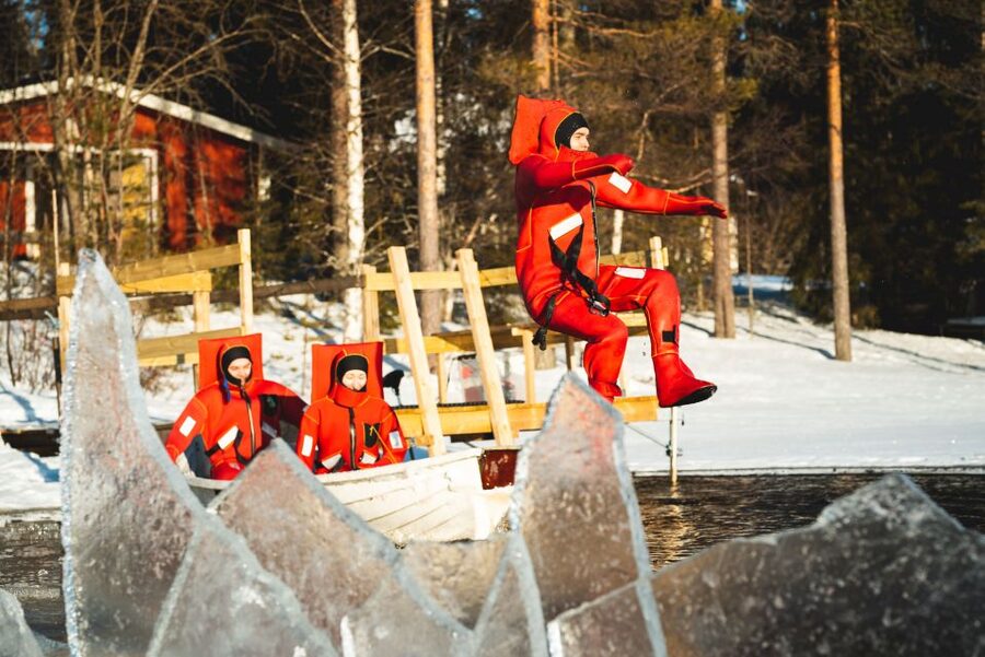 Daytime Ice Floating Rovaniemi, Frozen Lake Experience - Getting to the lake from Rovaniemi