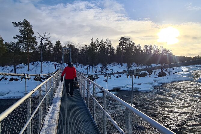 Discover Inari: Reindeer Farm, Siida Museum & Open Fire Lunch - A fireside lunch by the river