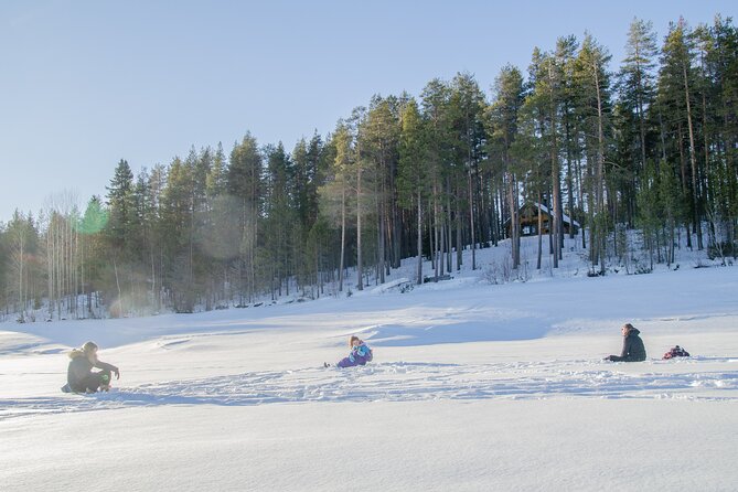 First Ice Fishing Experience in Rovaniemi - Timing, meeting point, and group size