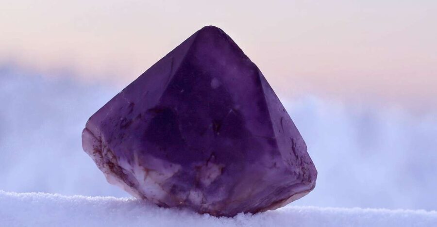 From Rovaniemi: Amethyst Mine Guided Tour - Guides, languages, and the group atmosphere