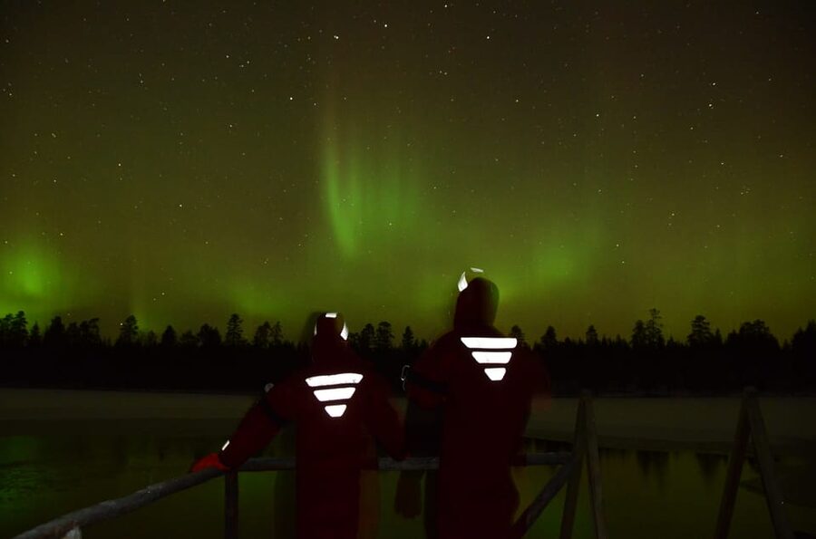 From Rovaniemi: Ice Floating under Aurora Borealis - Why floating in icy water works