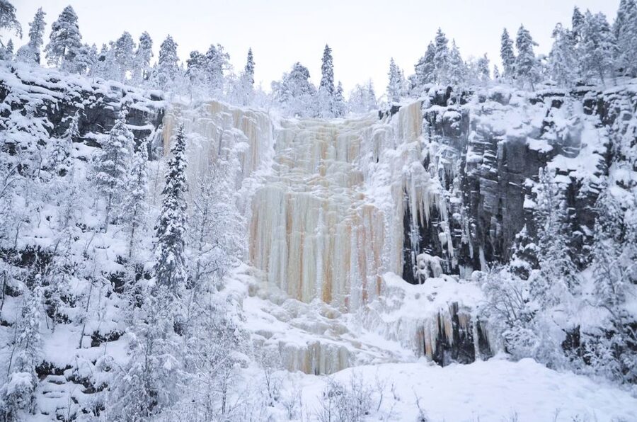 From Rovaniemi: Korouoma Canyon and Frozen Waterfalls Tour - The campfire: warm hands, simple food