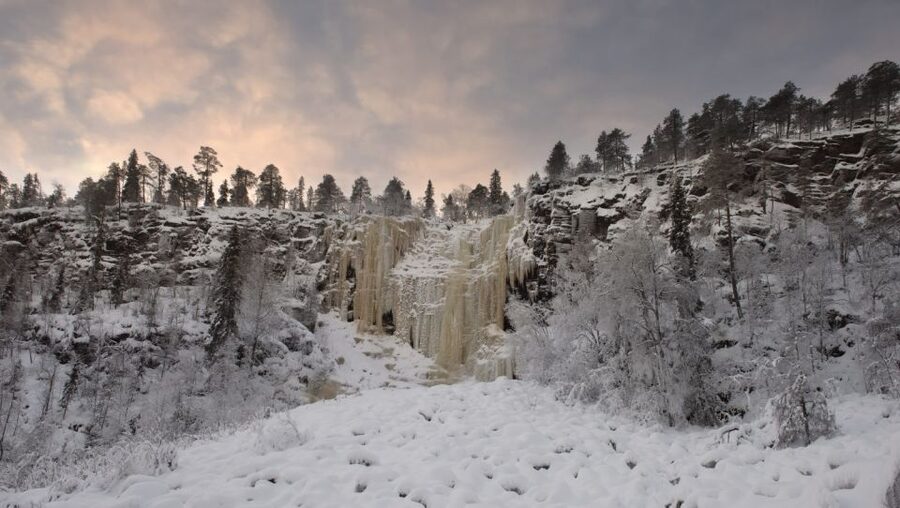 From Rovaniemi: Korouoma Frozen Waterfalls Small-Group Hike - The 1.5-hour van ride from Rovaniemi