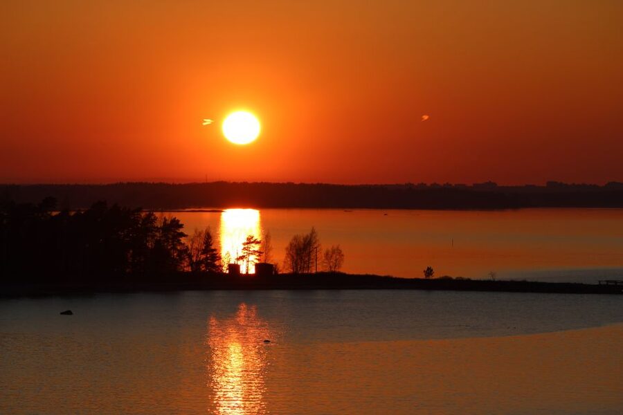 From Rovaniemi: Midnight Sun Forest Lake Float - Key things to know before you book
