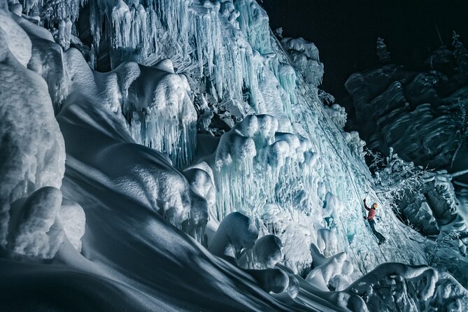 Half-Day Premium Ice Climbing in Pyhä Lapland - A campfire makes the cold manageable