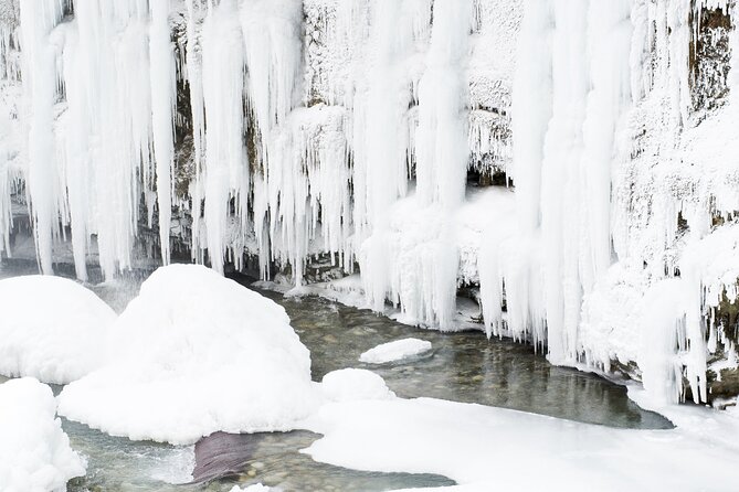 Hike to Frozen Waterfalls of Korouoma Including BBQ Lunch from Rovaniemi - Thermal clothing helps, but dress for a hike