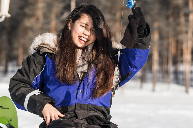 Ice Fishing Tour - The fire, snacks, and teepee