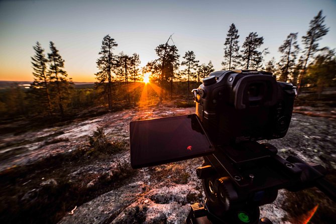 Midnight sun photography tour - Leaving Rovaniemi by minivan at 9:30 pm