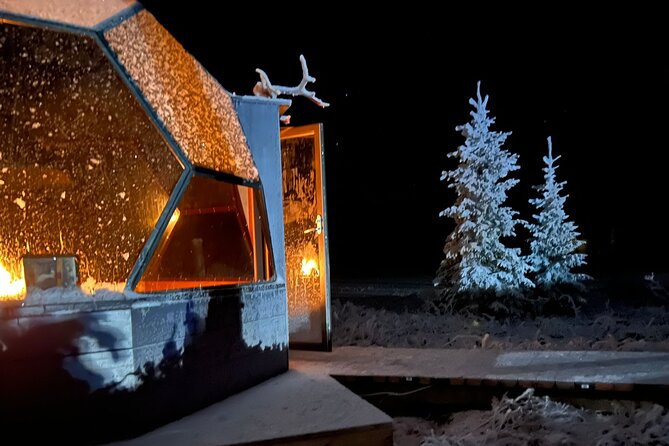 Northern Lights dinner in a Glass Igloo - Chasing the Northern Lights without a chase vehicle