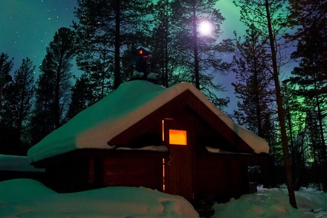 Northern Lights Hunt from Rovaniemi with Folk Tales and Snacks over Campfire - What the guides add, and where the service can slip