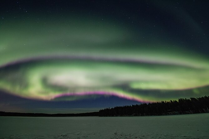 Northern Lights Hunting in Lappish old cottage - A warmer kind of aurora hunt