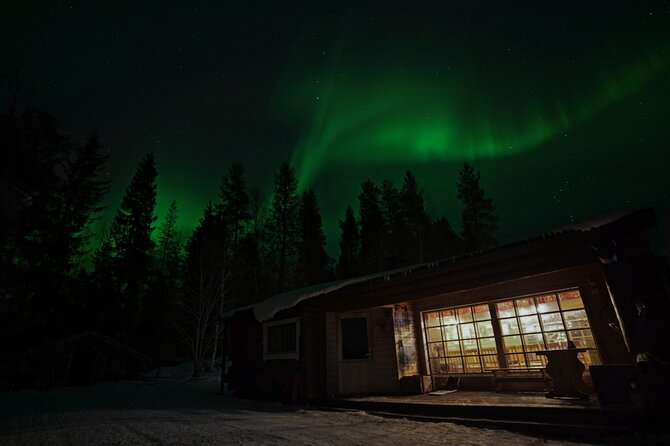 Northern Lights Hunting in Lappish old cottage - Who should book this cottage outing?