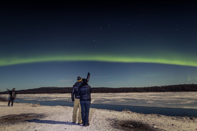 Northern lights hunting photo tour with bbq; small groups - What this three-hour aurora outing is really like