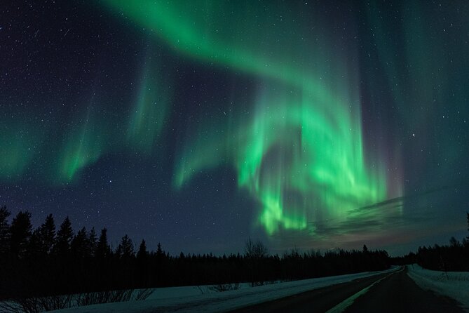 Northern Lights Hunting with a photographer (Only small groups) - Who will enjoy this Northern Lights hunt