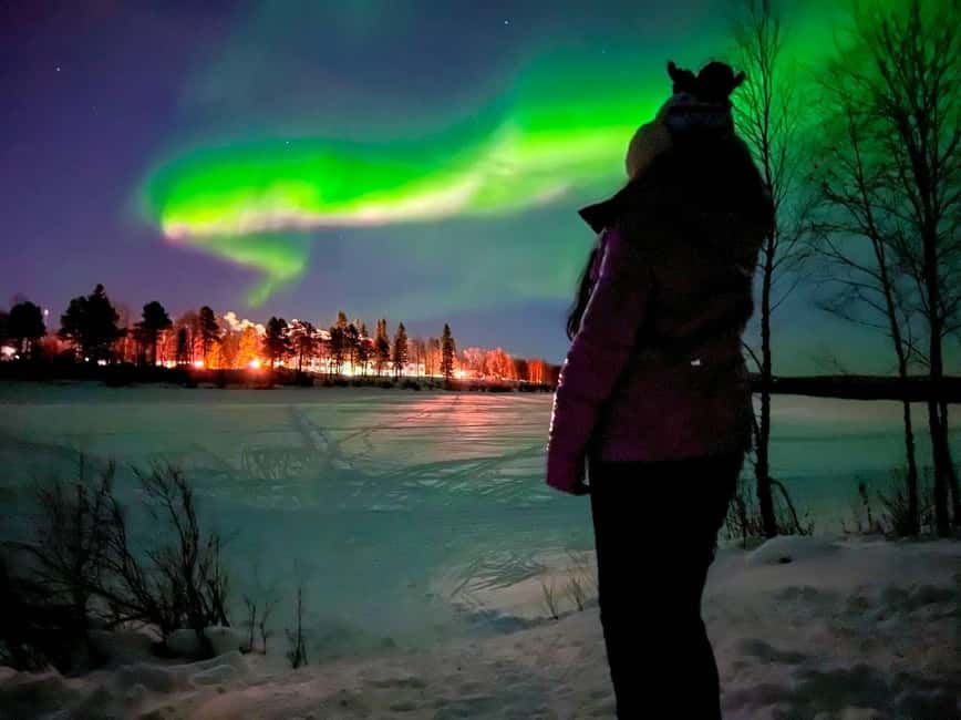 Northern lights private tour Rovaniemi - Chasing the aurora beyond Rovaniemi’s city lights