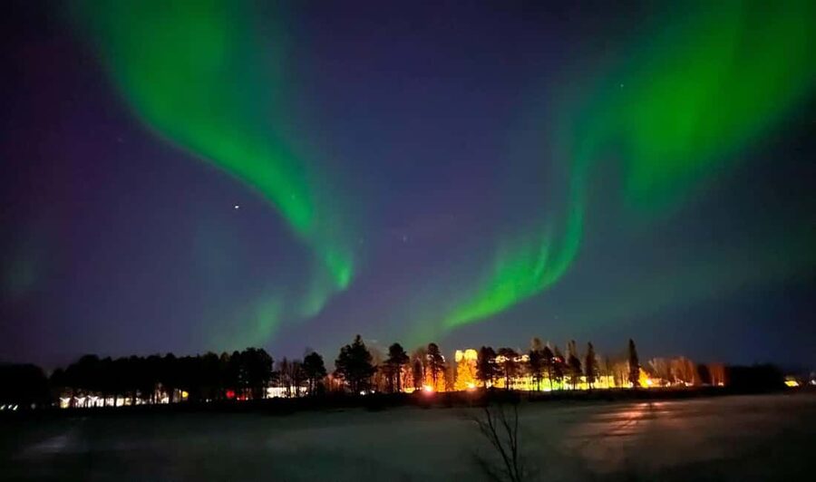 Northern lights private tour Rovaniemi - How the half-price second night changes the value