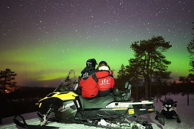 Northern Lights Snowmobile Hunt - Guides, safety, and how the evening can feel