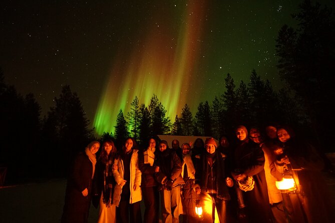 Northern Lights Trip to a Magical Place in Lapland - A warm kota makes the waiting easier