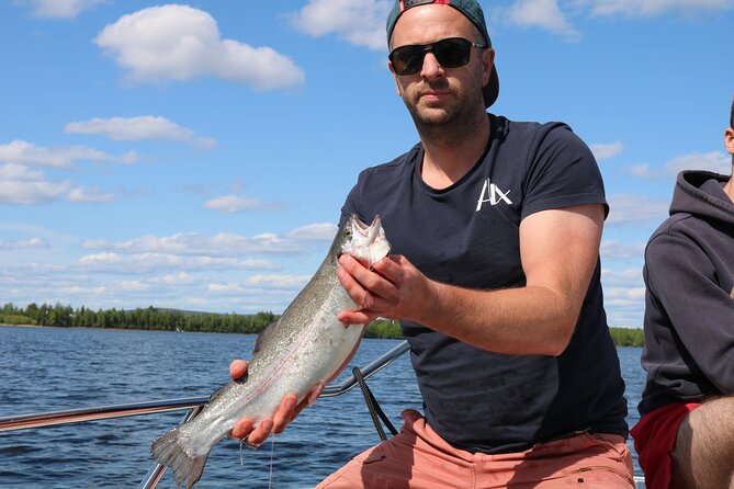 Private Guided Fishing Boat Tour in Rovaniemi - Trolling instead of a shore-based fishing lesson