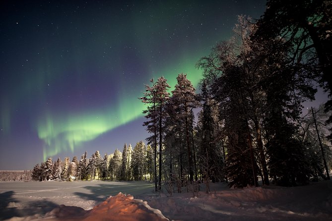 Private Northern Lights Hunting Expedition - Photography help under a dark sky