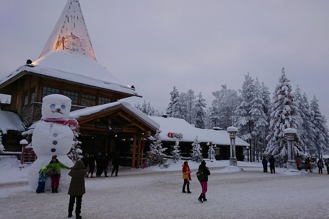 Private Santa Claus Village & Rovaniemi city tour - Seeing Rovaniemi from a warm minivan