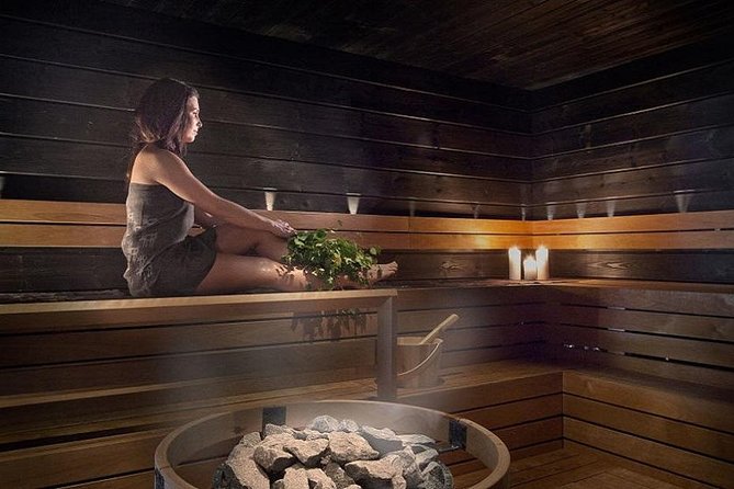 Private Traditional Lakeside Sauna with Midnight Sun - A Finnish sauna beside a quiet lake