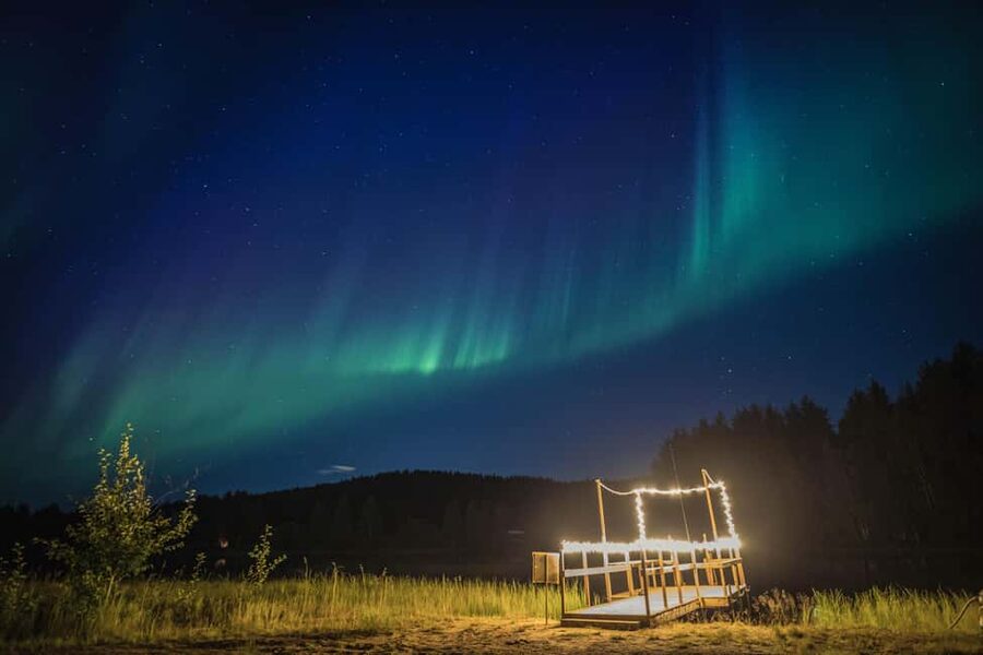 Rovaniemi: Arctic Ice Floating and Northern Lights Tour - Why floating in an ice lake feels so unusual