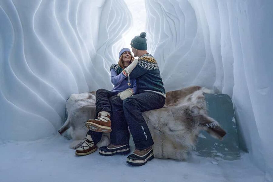 Rovaniemi: Arctic Snow Hotel Tour - The Ice Chapel and its quiet mood