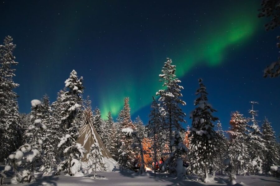 Rovaniemi: Aurora Borealis and Picnic - Leaving Rovaniemi for darker skies