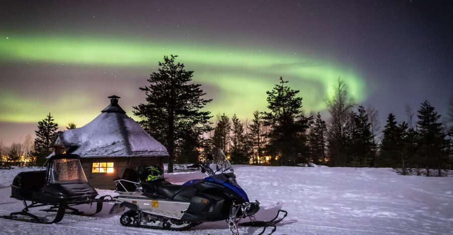 Rovaniemi: Aurora Borealis Snowmobile Safari with Campfire - How the group setup affects your evening