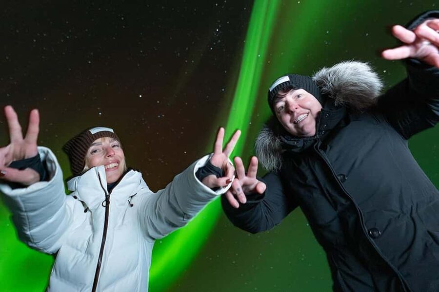 Rovaniemi: Aurora Hunt with Money-Back Guarantee and Photo - Why this aurora hunt is different