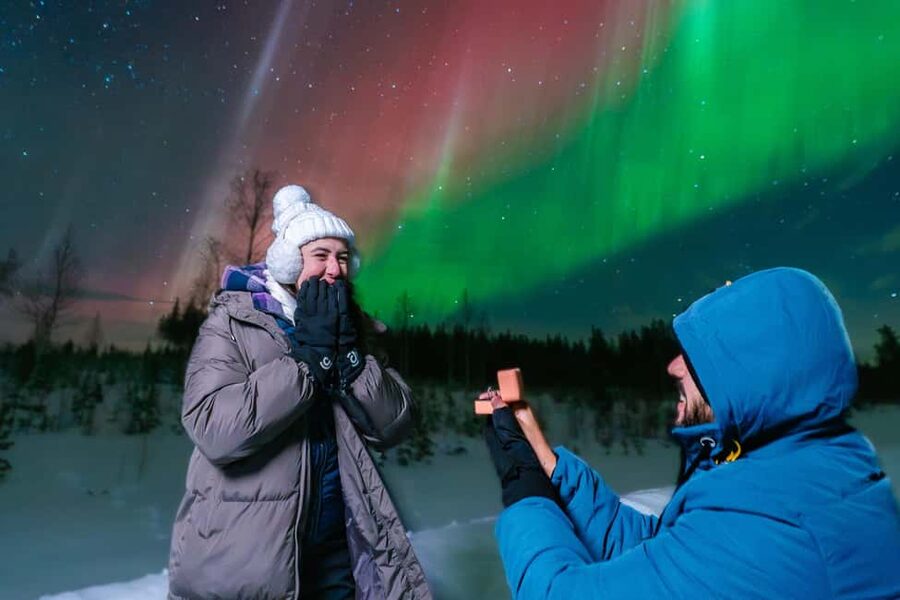 Rovaniemi: Aurora Hunt with Money-Back Guarantee and Photo - The Lapland stop and the art of waiting