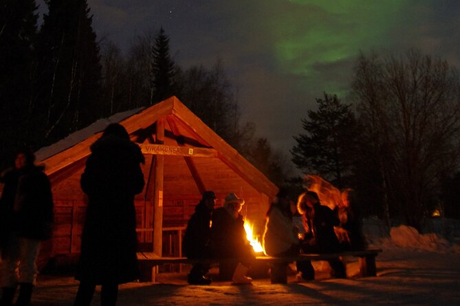 Rovaniemi Aurora Hunting Tour - Clothing, food, and family details