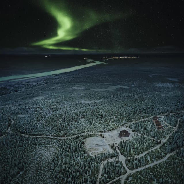 Rovaniemi: Aurora Hunting Tour in the Forest with Hot Drinks - Leaving Rovaniemi for the dark forest