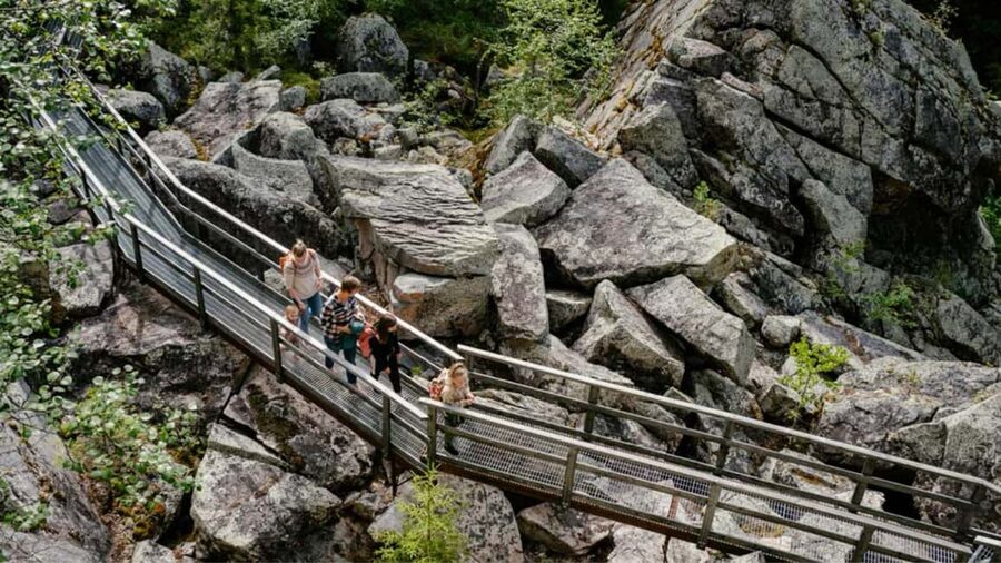 Rovaniemi: Auttiköngäs Waterfalls Hike Tour & Barbeque - The drive from Rovaniemi and the small-group advantage