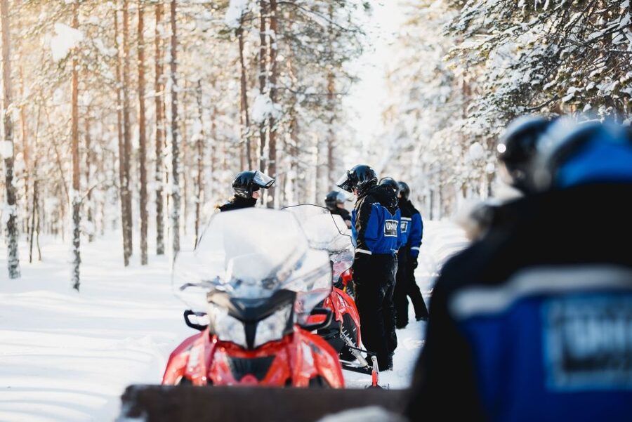 Rovaniemi: Easy Snowmobile Safari - How the family sleigh works