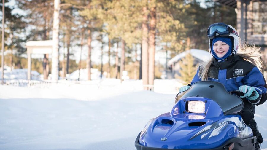 Rovaniemi: Family Snowmobile Safari with Campfire and Snacks - Group size, safety, and winter clothing