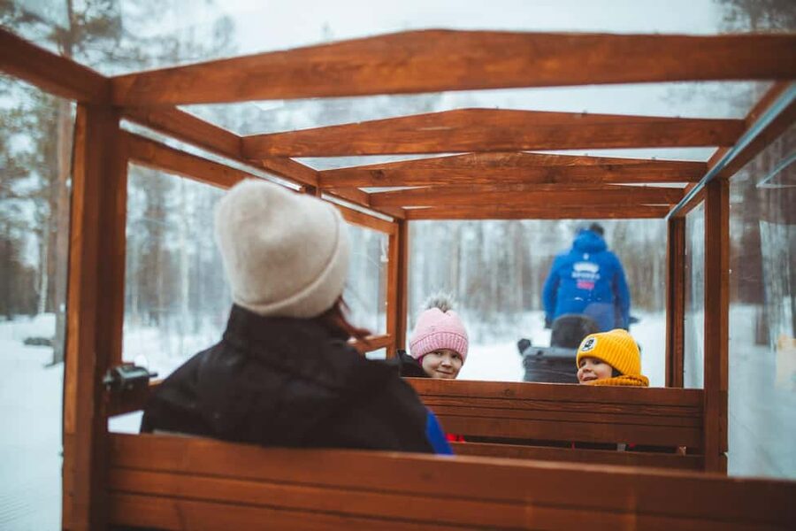 Rovaniemi: Family Snowmobiling Trip - The mini-snowmobile session at Apukka Resort