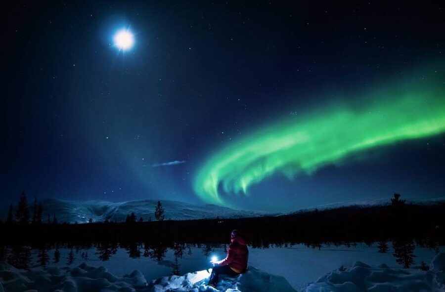 Rovaniemi: Guaranteed Aurora Hunting Tour with Local Guide - Small-group travel with a guide who keeps searching