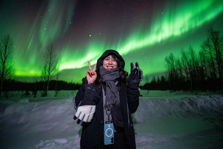 Rovaniemi: Guaranteed Northern Lights Tour with Photos - What happens at the viewing spots