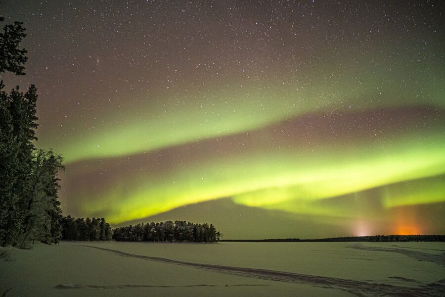 Rovaniemi: Guaranteed Ultimate Aurora Hunt with Photographer - What the photographer adds