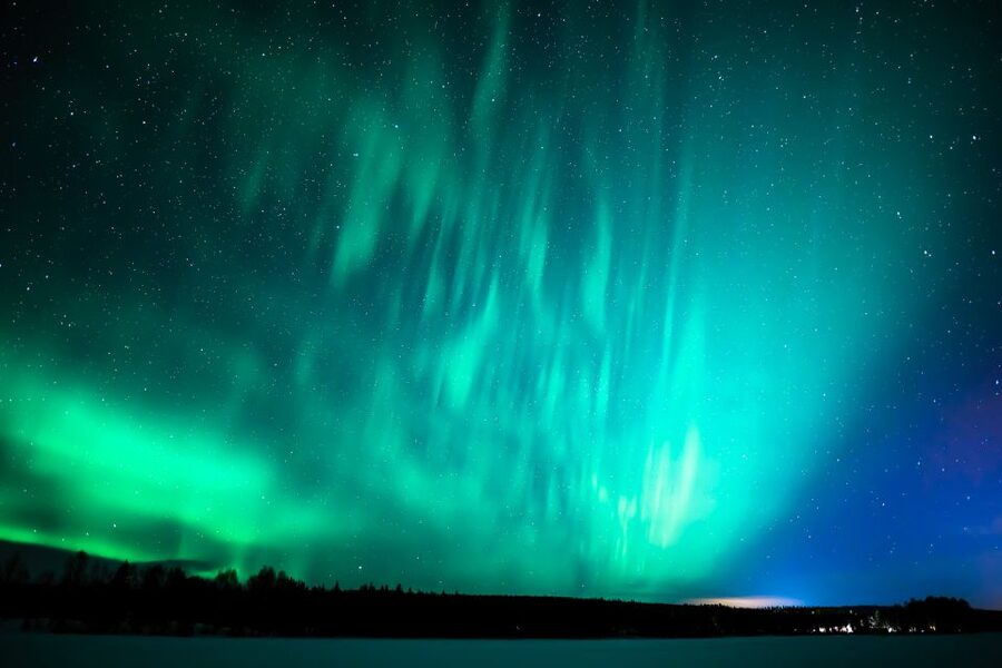 Rovaniemi: Guaranteed Ultimate Aurora Hunt with Photographer - Practical details that affect the value