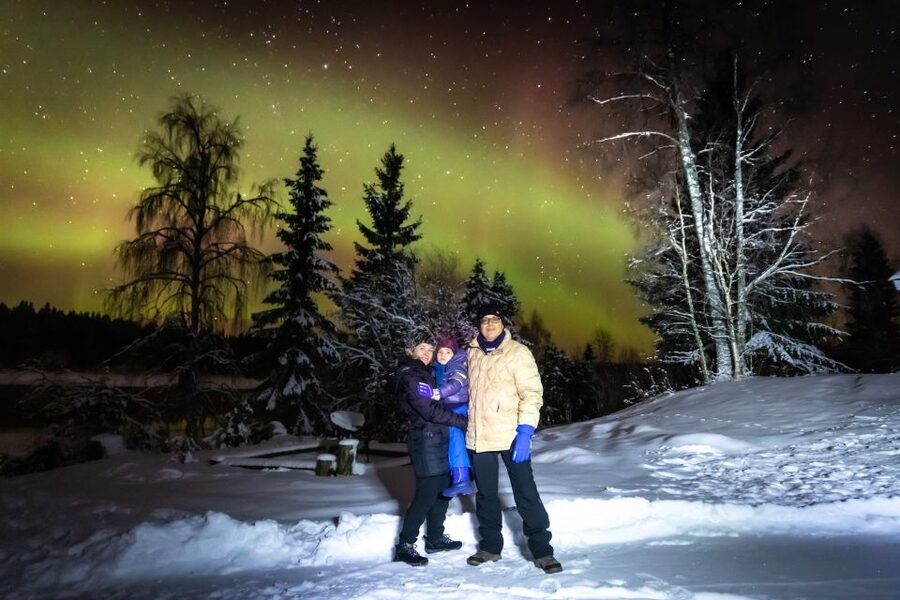 Rovaniemi: Guided Northern Lights Tour - Warm suits, boots, and the fight against the cold