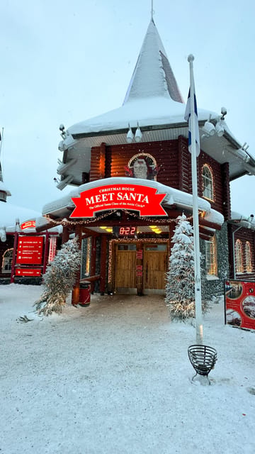 Rovaniemi: Guided Tour of Santa Claus Village - Crossing the Arctic Circle